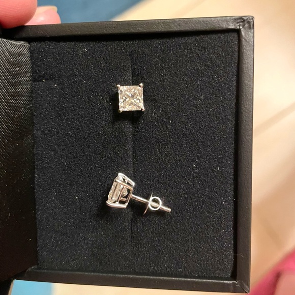 2 ct Princess Cut Moissanite (6mm) 925 Silver Screw Back Earrings - Picture 2 of 3